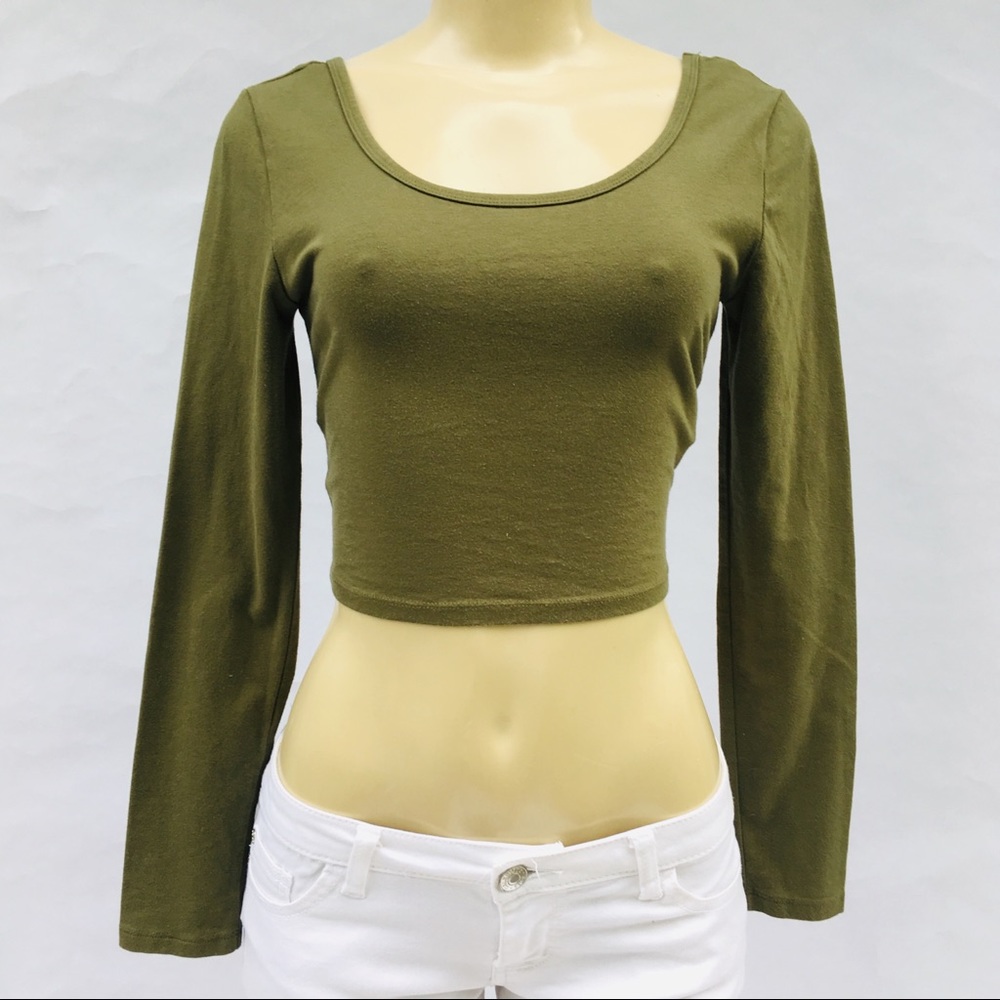 Forever 21 Midriff Top Medium
